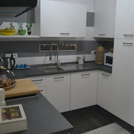 Tramonto Sul Mare مونتيروسّو ال ماري